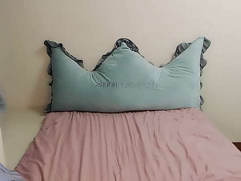 Eliauk_Q naked stripping on cam for live sex video chat