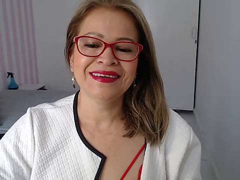 elizabethmilf naked stripping on cam for live sex video chat