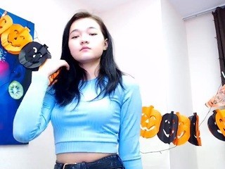 EluraMien nude on cam – live sex chat