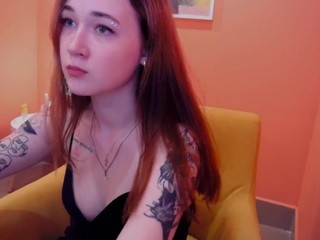 EmiliaEdwards nude on cam – live sex chat