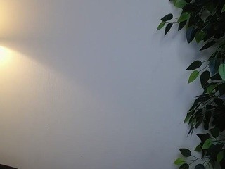 Emily-roo nude on cam – live sex chat