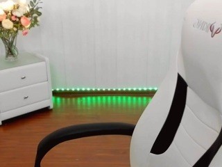 EmmaHoIder nude on cam – live sex chat