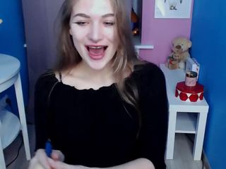 Holy Roxy nude on cam – live sex chat