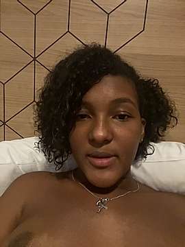 irisouche naked stripping on cam for live sex video chat