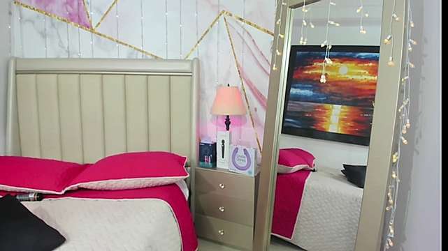 Jasmiine_Curly naked stripping on cam for live sex video chat