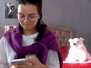 Joanne-Snyder nude on cam – live sex chat