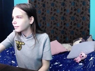 KiraWenss nude on cam – live sex chat