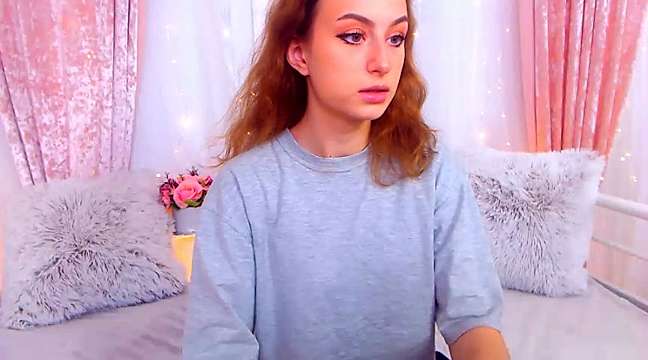 Kristin__K naked stripping on cam for live sex video chat
