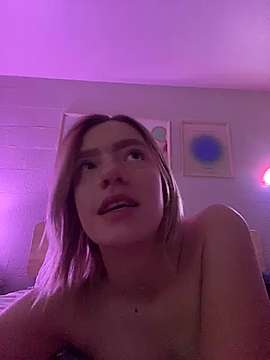 kutiekat04 naked stripping on cam for live sex video chat