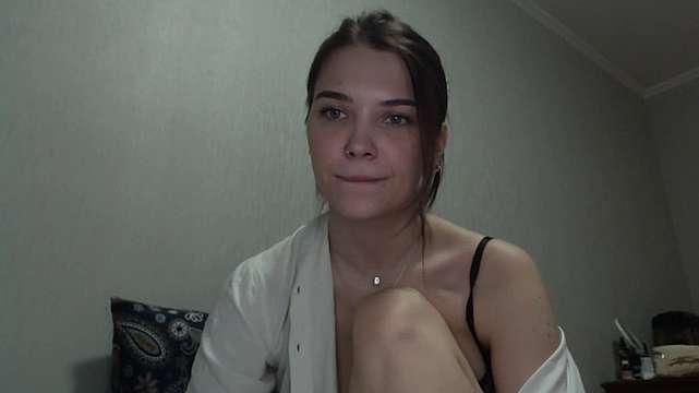 likeliya naked stripping on cam for live sex video chat