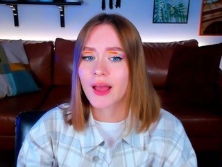 LoriLewiz nude on cam – live sex chat