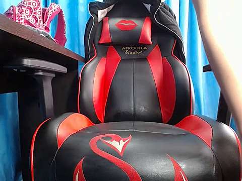 luisa_montana naked stripping on cam for live sex video chat