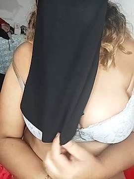 Mahaa12@xh naked stripping on cam for live sex video chat