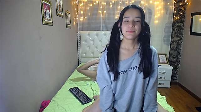 Marixa_Y_Raw01 naked stripping on cam for live sex video chat