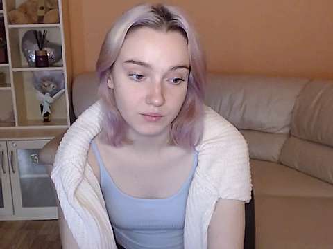 MarySwanson naked stripping on cam for live sex video chat