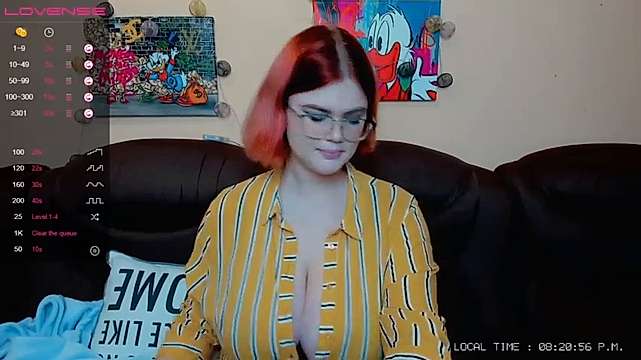 Mirinda_xxx naked stripping on cam for live sex video chat