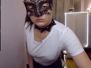 MistressYennefer nude on cam – live sex chat
