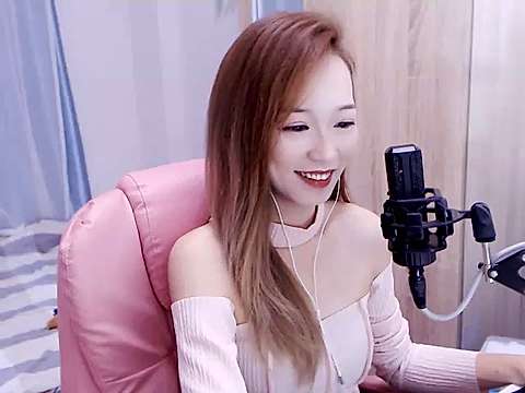 MMM_Dear naked stripping on cam for live sex video chat