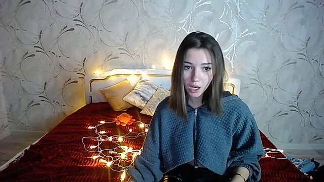 MollyRosso naked stripping on cam for live sex video chat