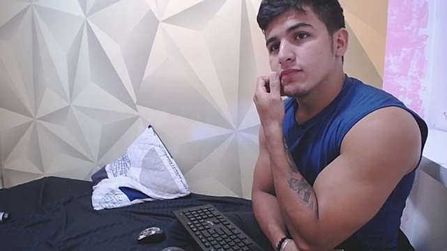 moon_boyrock naked stripping on cam for live sex video chat
