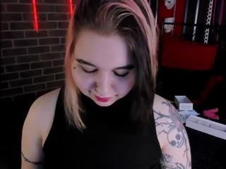 Mrs.Mothrfckuer nude on cam – live sex chat