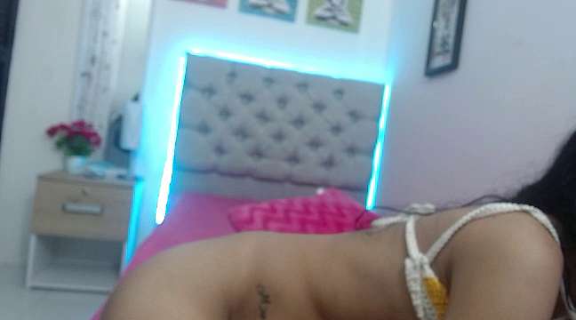 nathaly-ih naked stripping on cam for live sex video chat