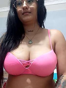 Nikarouss naked stripping on cam for live sex video chat