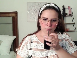 Paulina-28x nude on cam – live sex chat