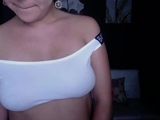 Rosaditaa nude on cam – live sex chat