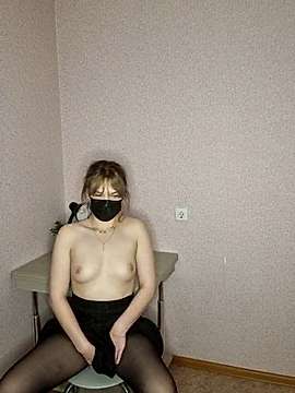 _Sara_Sweet_ naked stripping on cam for live sex video chat