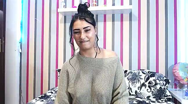 Sara_sweety naked stripping on cam for live sex video chat