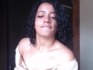 Skinny-brunette nude on cam – live sex chat
