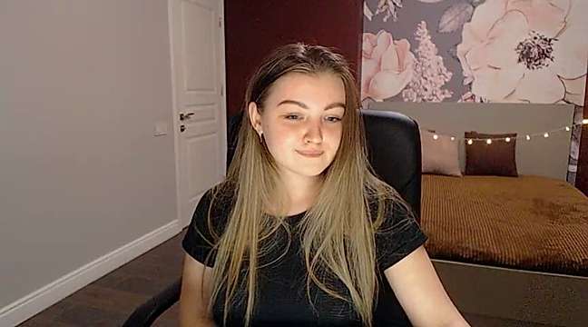 Sofia_Coopery naked stripping on cam for live sex video chat