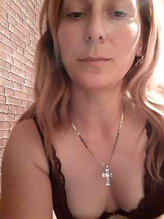 valentina987 naked stripping on cam for live sex video chat