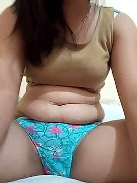 yummy_licious naked stripping on cam for live sex video chat