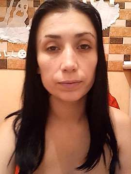 Zlata-912 naked stripping on cam for live sex video chat