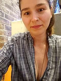 zorii_love naked stripping on cam for live sex video chat