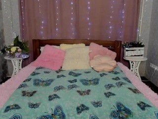 AlbaGran nude on cam – live sex chat