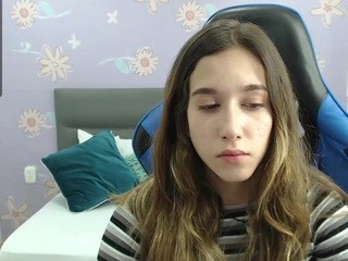 Alicia-cute nude on cam – live sex chat
