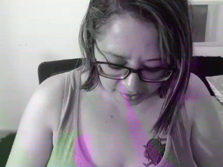 Allisonamoretty nude on cam – live sex chat
