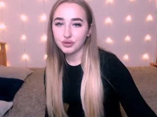 Anna-Sheine nude on cam – live sex chat