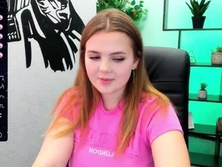 BoniBanni nude on cam – live sex chat