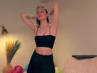 Carolinanaru nude on cam – live sex chat