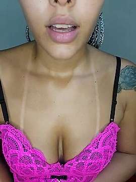 CarolliR naked stripping on cam for live sex video chat
