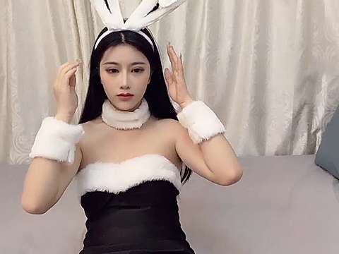 CNEILIN naked stripping on cam for live sex video chat