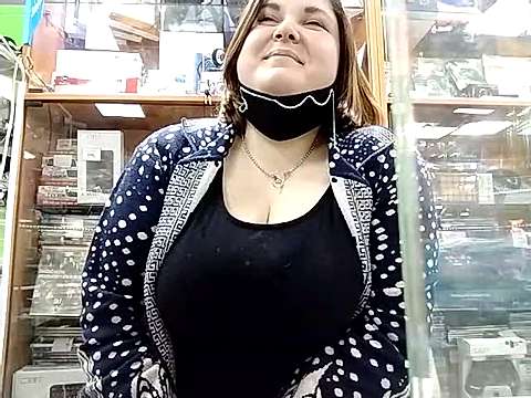 DelfinaRosa naked stripping on cam for live sex video chat