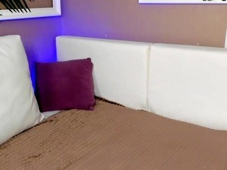 Dia-Mar nude on cam – live sex chat