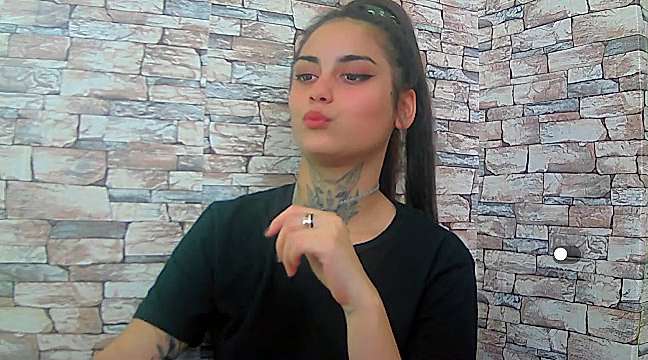 Hot_pervertqueen naked stripping on cam for live sex video chat