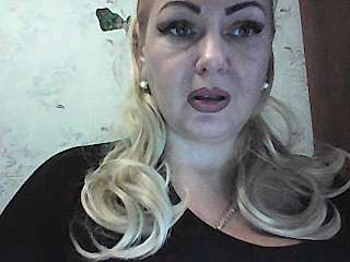 Karina_Kari naked stripping on cam for live sex video chat