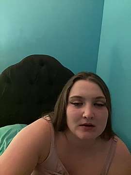 kelseydivine naked stripping on cam for live sex video chat